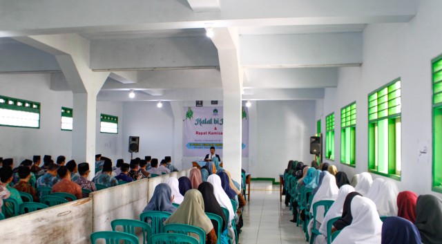 Halal Bi Halal Dan Rapat Kamisan Guru Pondok Pesantren Darussalam