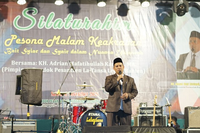 Silaturahim Pesona malam keakraban bersama KH. Adrian Mafatihullah Kariem, MA.  dan Latansana Band
