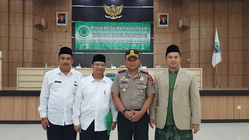 PENGUKUHAN DAN RAPAT KERJA DAERAH MAJELIS ULAMA INDONESIA (MUI)