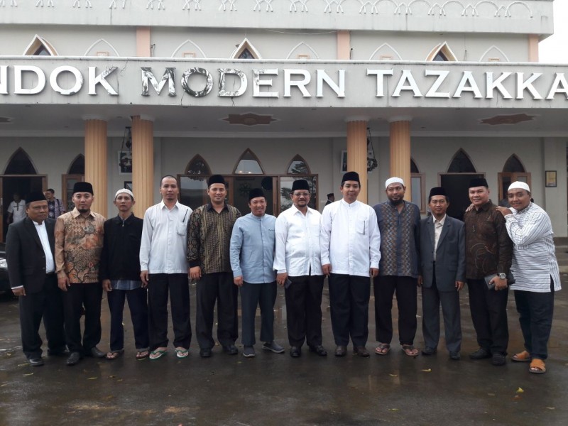 Silaturahim Pimpinan Pondok Ke Pondok Modern Tazakka - Batang