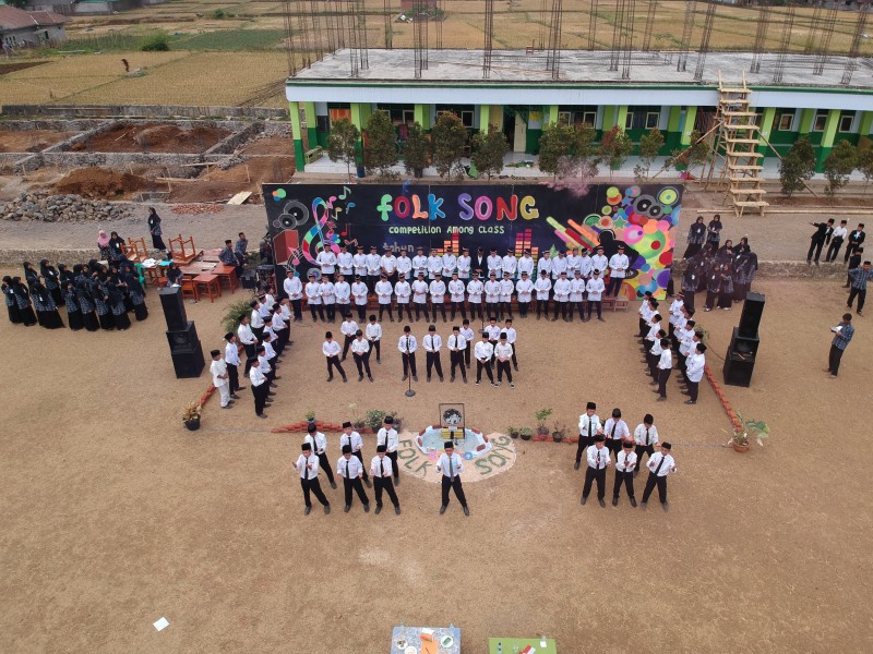 Pondok Pesantren Darussalam Rajapolah Tasikmalaya melaksanakan perlombaan Folk Song untuk memeriahkan Hari Raya Idul Adh