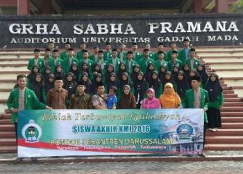 Rihlah Tarbawiyyah Siswa Akhir KMI 2016 ke UGM