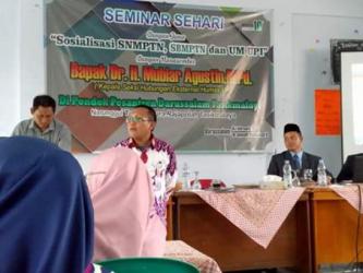 Seminar Sehari bersama Dr. H. Mubiar Agustin, M.Pd