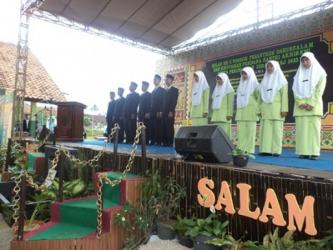 Wisuda Santri PP Darussalam angkatan Ke-1 2012