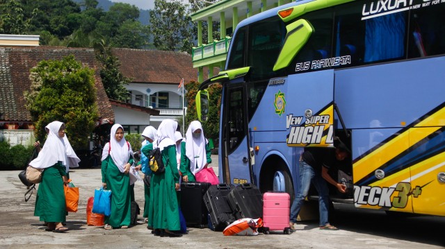 Kedatangan Santri dan Santriat Darussalam Rajapolah pasca liburan Idul Fitri 1444H