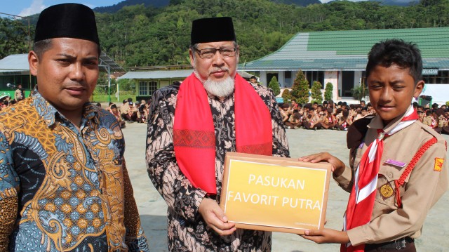  Penutupan  Kegiatan Pramuka  Pondok Pesantren Darussalam 