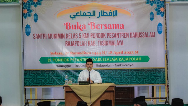 Buka Bersama Santri mukimin kelas 5 KMI Pondok Pesantren Darussalam Rajapolah Tasikmalaya