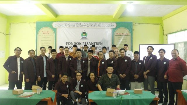 The leading pesantren based university