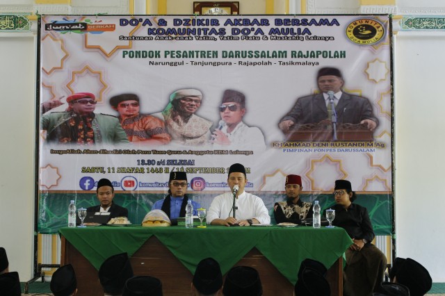 Doa dan Dzikir Akbar bersama Komunitas Do`a Mulia