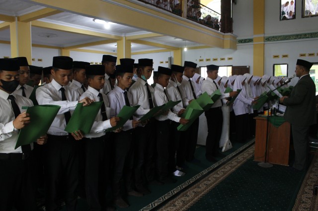 Yudisium Santri Kelas Akhir KMI 2021